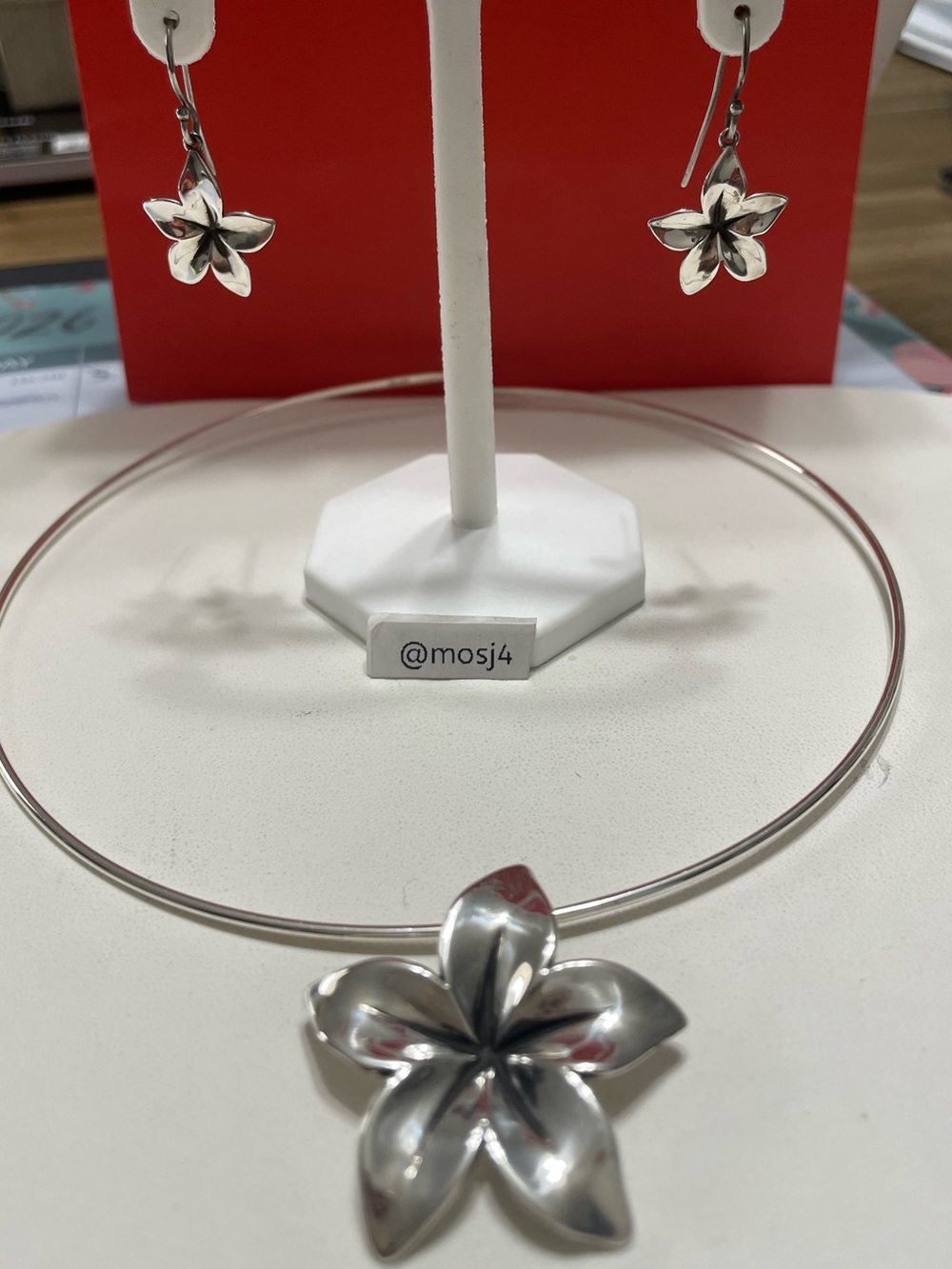 Retired James Avery Radiant Flower Pendant & Earring set with choker